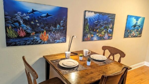 a picture of a dining area